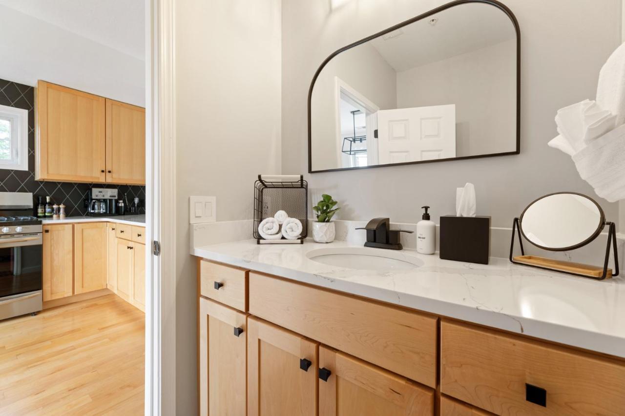 Midtown Modern - Urban Condo Walkable To Bars And Beach Traverse City Dış mekan fotoğraf