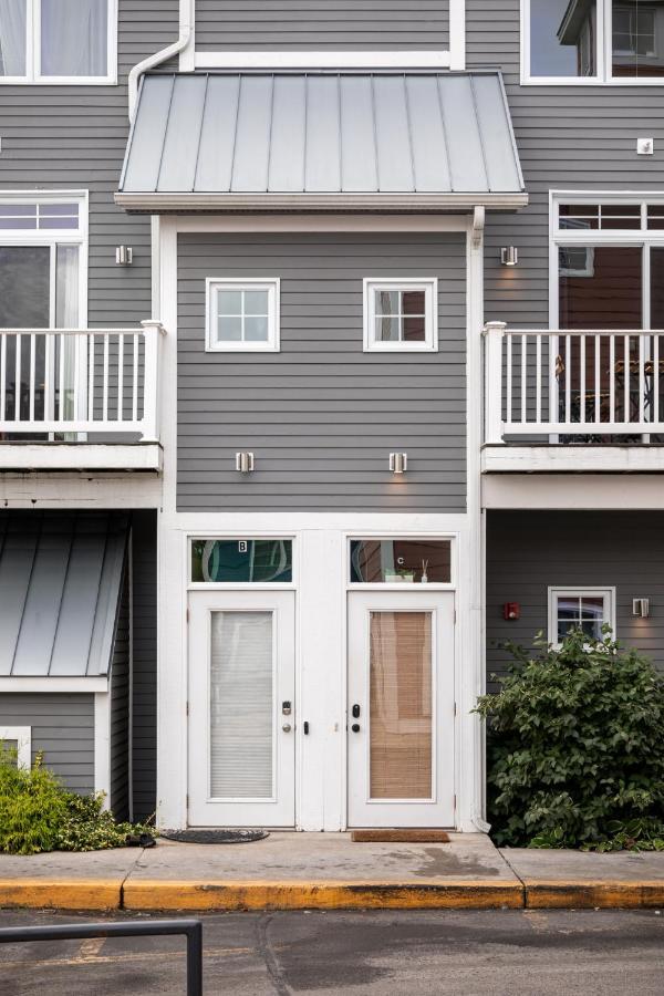 Midtown Modern - Urban Condo Walkable To Bars And Beach Traverse City Dış mekan fotoğraf